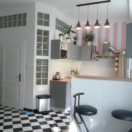 Modern City Center Location: Party, Sightsee, Rest Apartment *