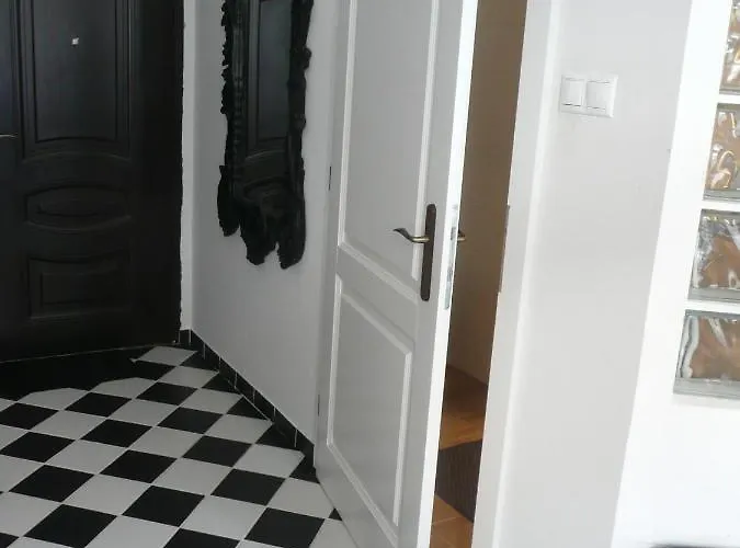 Apartmán Modern City Center Location: Party, Sightsee, Rest