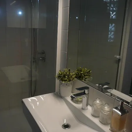 Modern City Center Location: Party, Sightsee, Rest Apartment